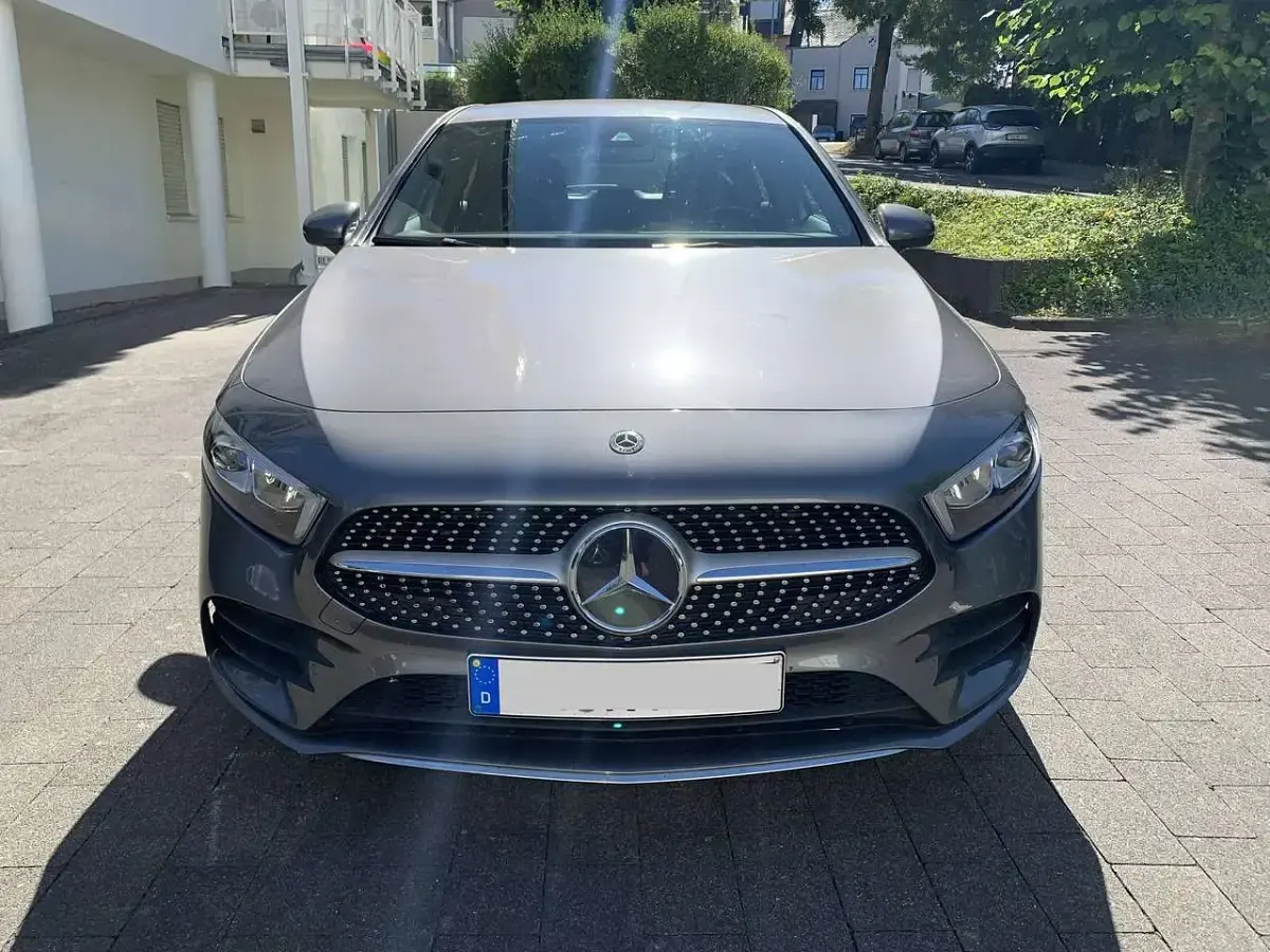 Gebraucht Mercedes A200 AMG line 150 PS (110 kW) 2019 Grau Limousine