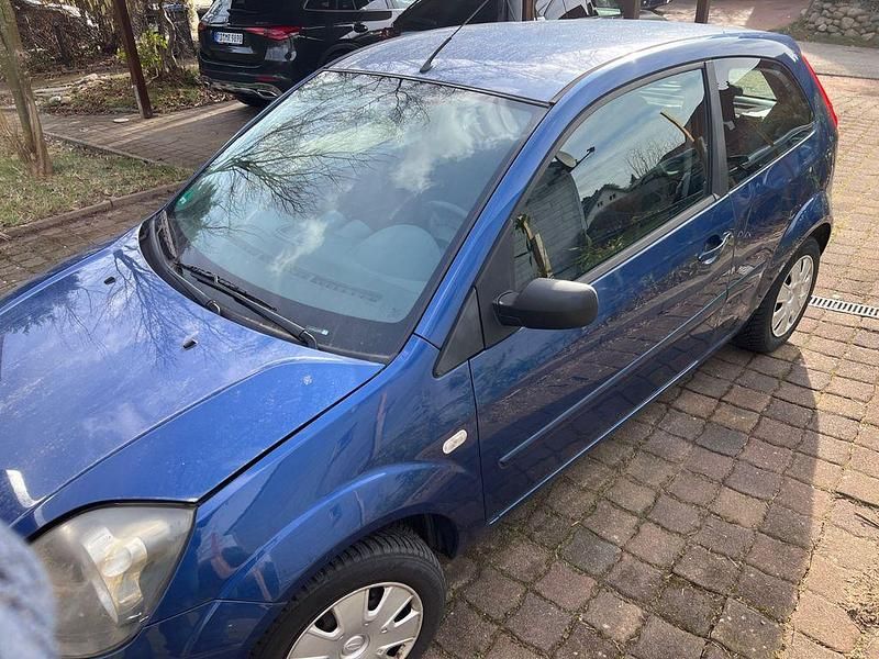 Gebraucht Ford Fiesta 60 PS (44 kW) 2008 Blau Kleinwagen