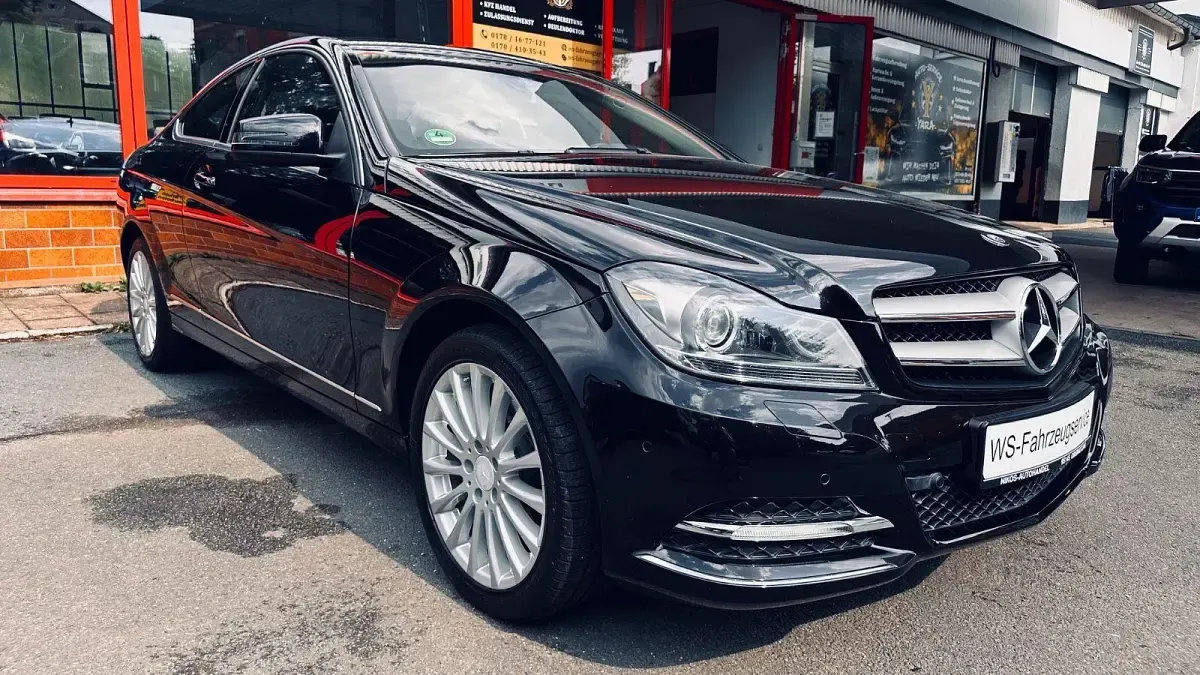 Gebraucht Mercedes C250 204 PS (150 kW) 2012 Schwarz Coupé
