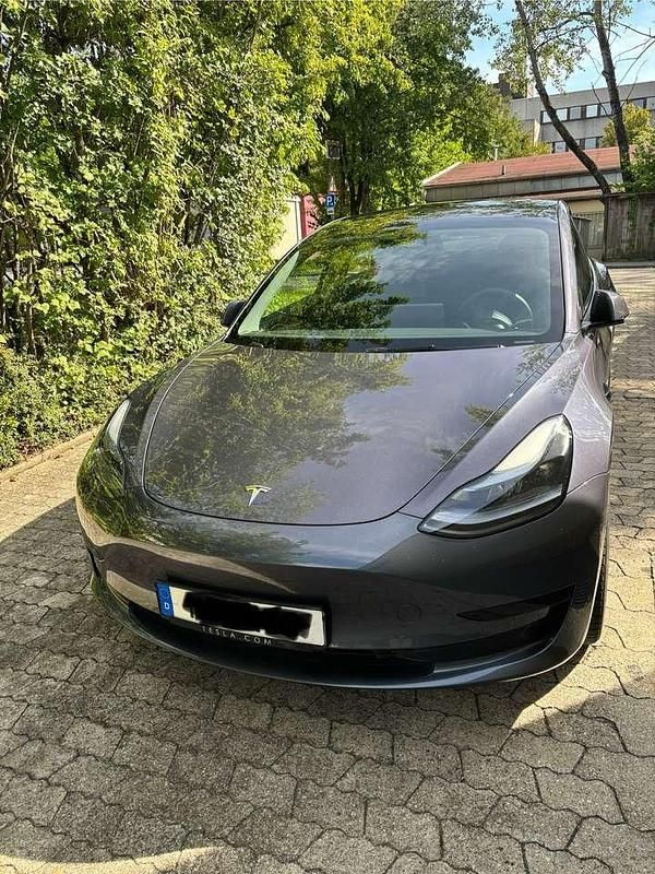 Gebraucht 2022 Tesla Model 3 Standard Range Plus Limousine | 26.900 € (Fairer Preis) - Bild 1/4