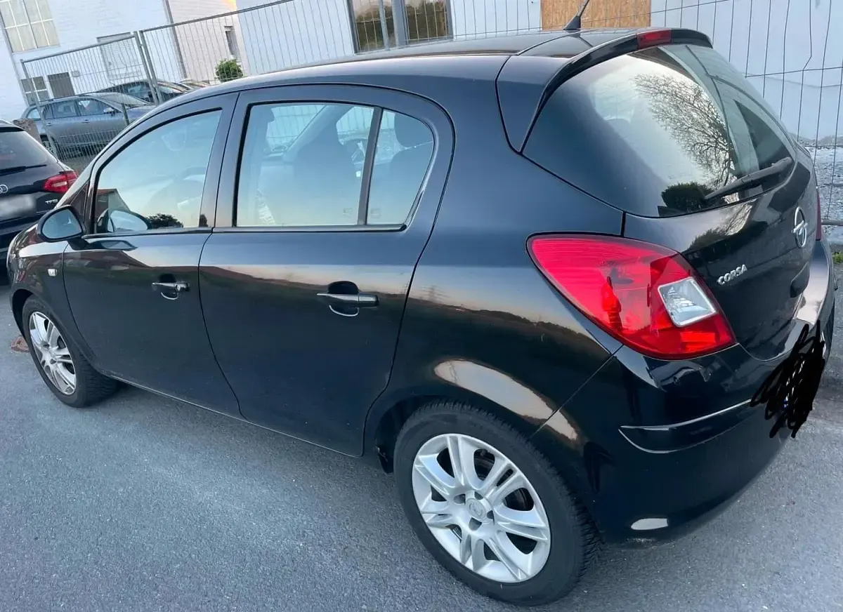 Gebraucht Opel Corsa 80 PS (58 kW) 2008 Schwarz Kleinwagen