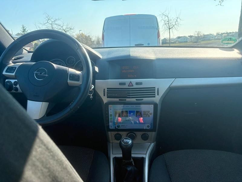 Gebraucht Opel Astra Cabriolet 105 PS (77 kW) 2008 Silber Cabrio