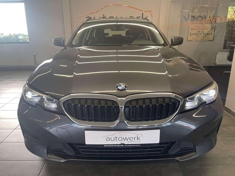 Gebraucht BMW 320 Advantage 190 PS (139 kW) 2021 Grau Kombi