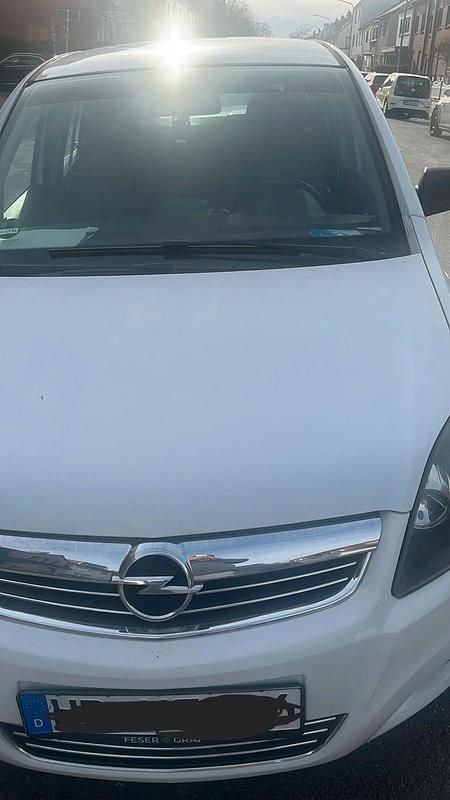 Gebraucht Opel Zafira 102 PS (75 kW) 2010 Weiß Van / Kleinbus