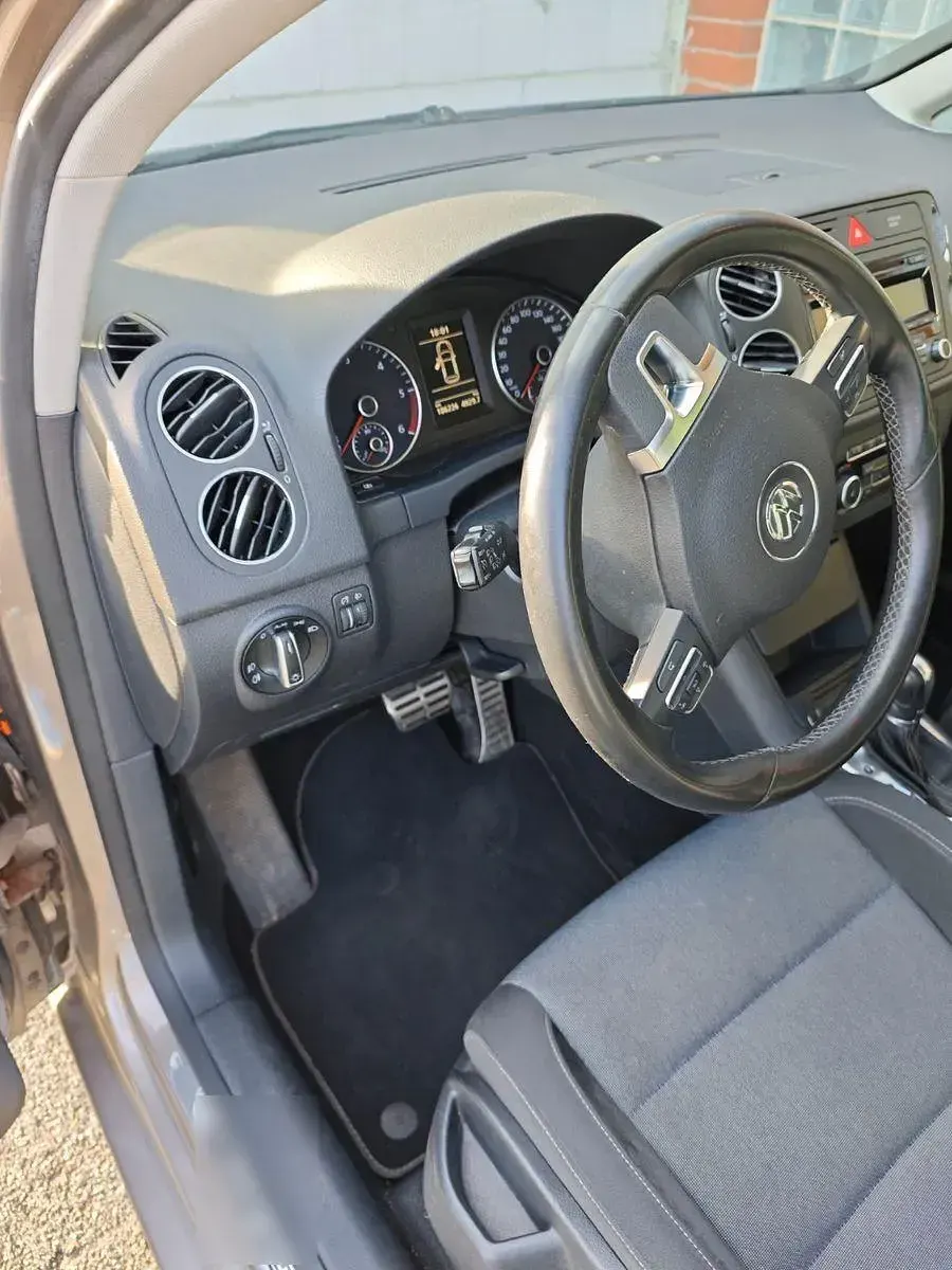Gebraucht VW Golf Plus Cross 140 PS (102 kW) 2011 Grau Van / Kleinbus