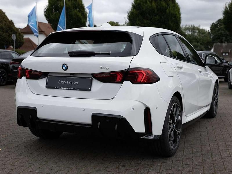 Neu BMW 120 M Sport 170 PS (125 kW) 2026 Alpinweiss iii Kleinwagen