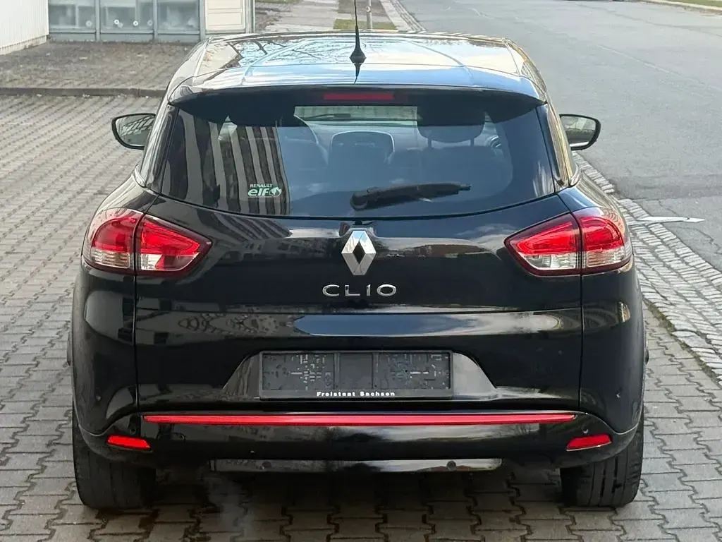 Gebraucht Renault Clio LIMITED 76 PS (55 kW) 2017 Schwarz Limousine