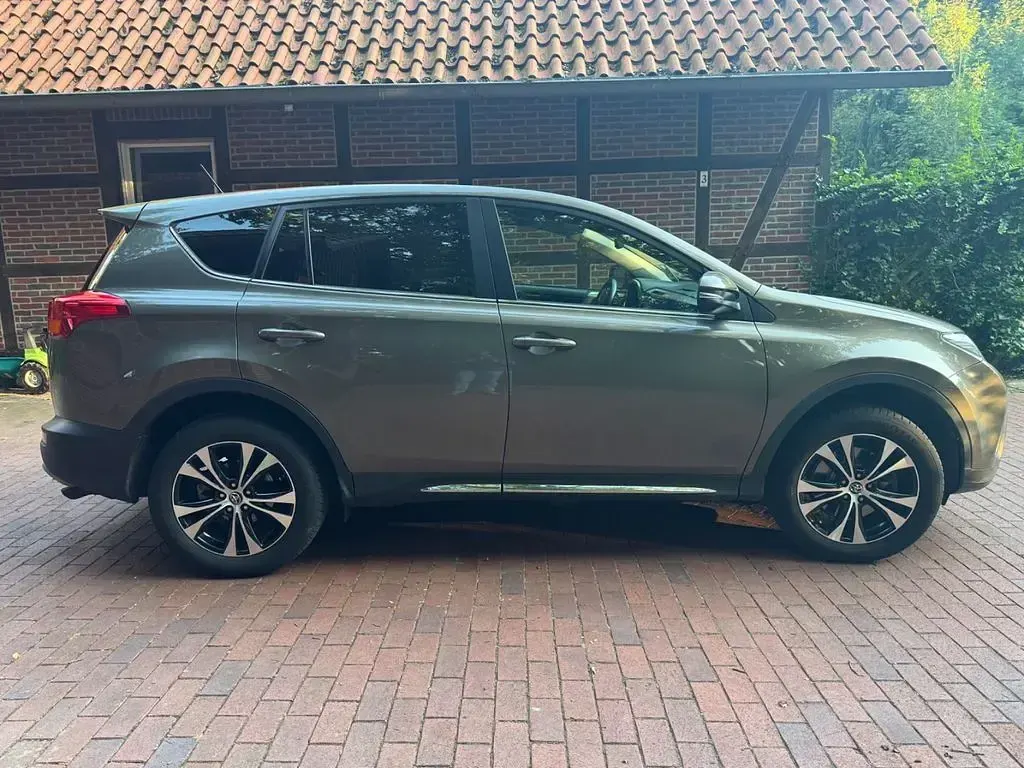 Gebraucht Toyota RAV4 Edition 150 PS (110 kW) 2014 Braun SUV