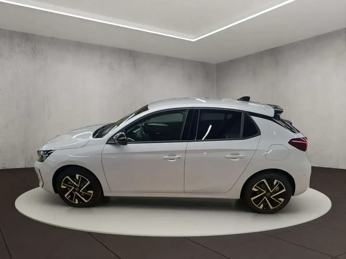 Neu Opel Corsa 101 PS (74 kW) 2026 Kontur weiß (metallic) Kleinwagen