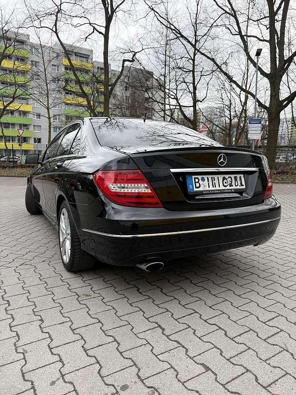 Gebraucht Mercedes C250 Avantgarde 204 PS (150 kW) 2011 Schwarz Limousine