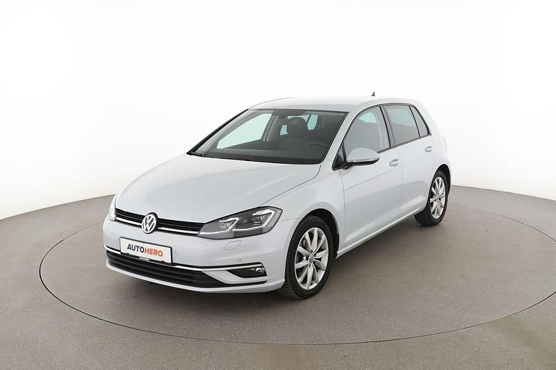 Weiß Gebraucht 2018 VW Golf VII Highline Limousine | 16.900 € (Fairer Preis) - Bild 1/3