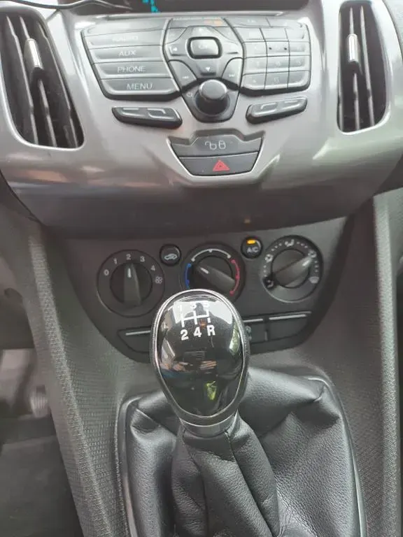 Gebraucht Ford Transit Connect 101 PS (74 kW) 2017 Weiß Van / Kleinbus