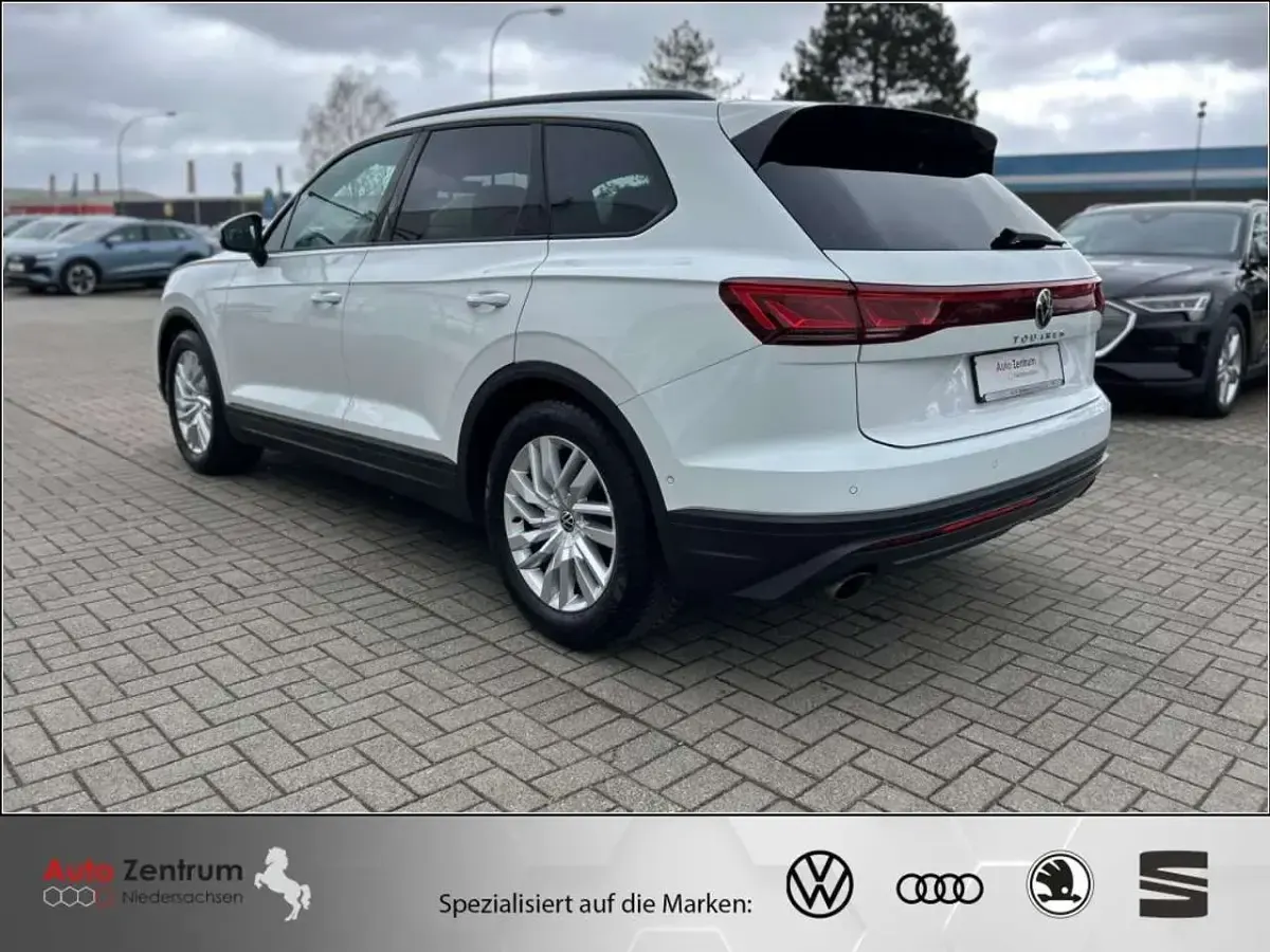 Gebraucht VW Touareg 231 PS (169 kW) 2025 Weiß SUV