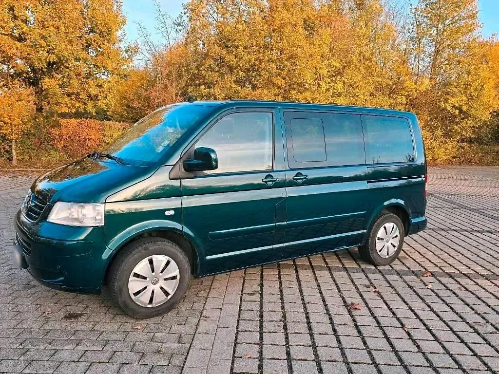 Gebraucht VW Multivan 131 PS (96 kW) 2008 Grün Van / Kleinbus