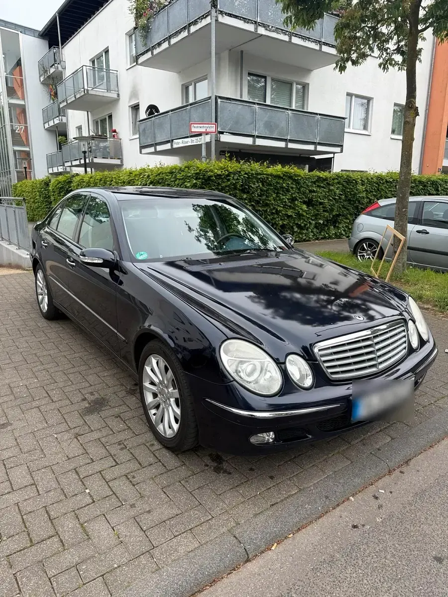 Gebraucht Mercedes E240 Elegance 177 PS (130 kW) 2003 Blau Limousine