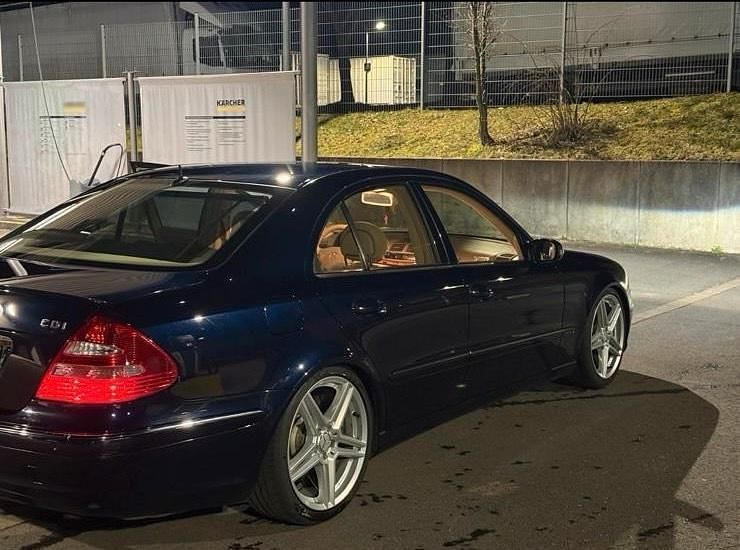 Gebraucht Mercedes E270 177 PS (130 kW) 2003 Blau Limousine