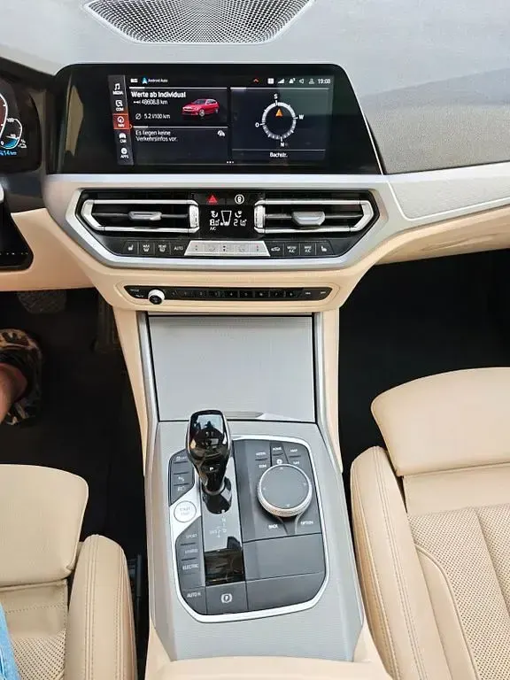 Gebraucht BMW 330e Advantage 292 PS (214 kW) 2022 Rot Kombi