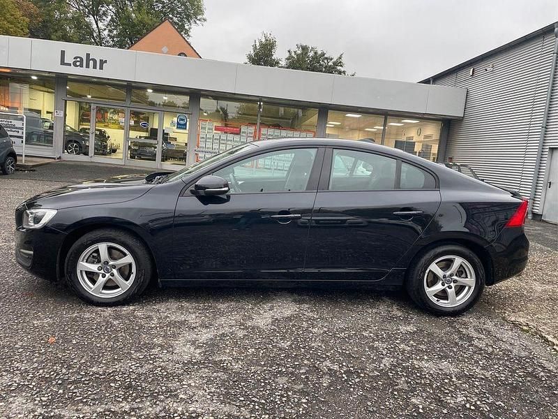 Gebraucht Volvo S60 Business Edition 163 PS (119 kW) 2015 Schwarz Limousine