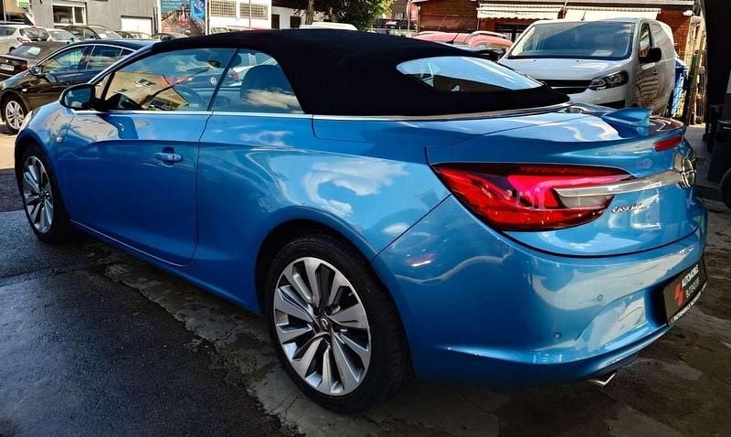 Gebraucht Opel Cascada Innovation 170 PS (125 kW) 2016 Blau Cabrio