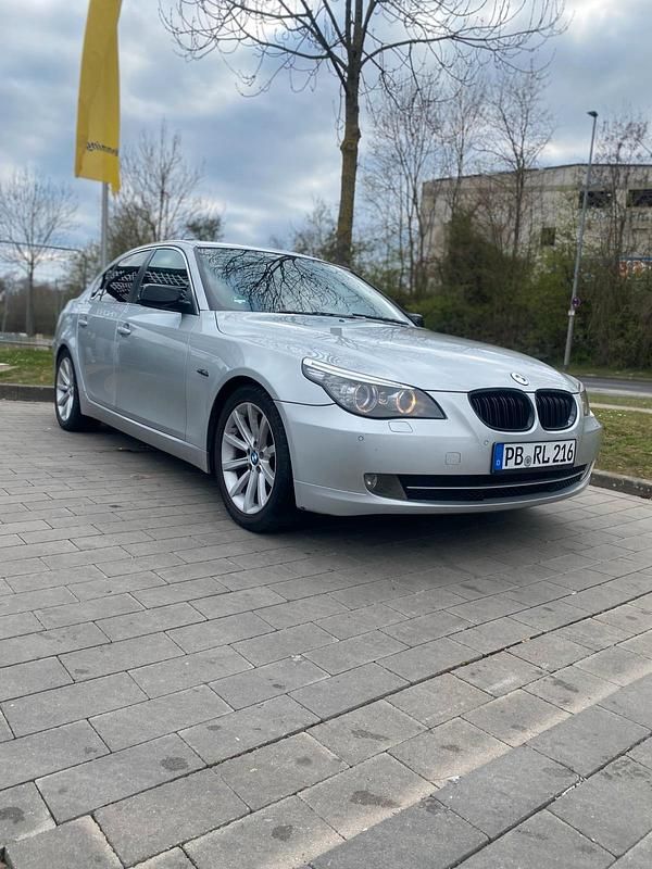 Gebraucht BMW 523 190 PS (139 kW) 2007 Grau Limousine