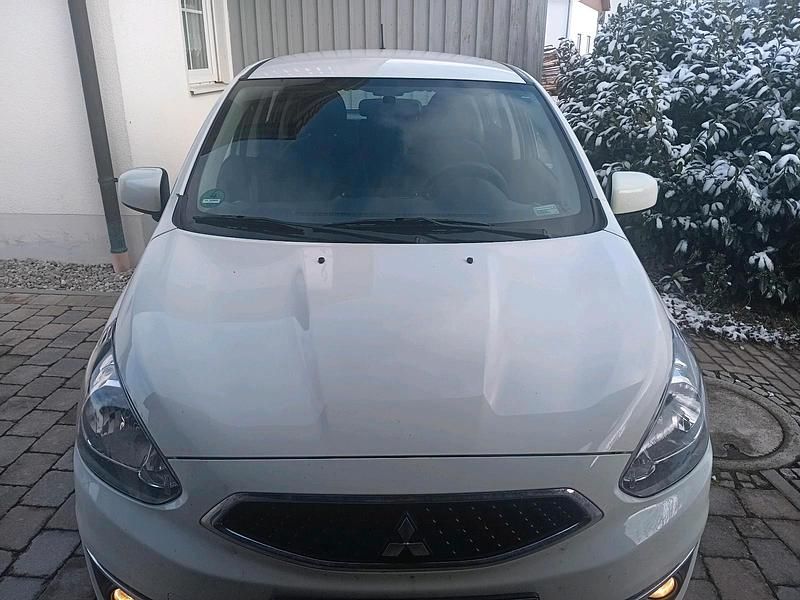 Gebraucht Mitsubishi Space Star Basis 71 PS (52 kW) 2019 Weiß Kleinwagen