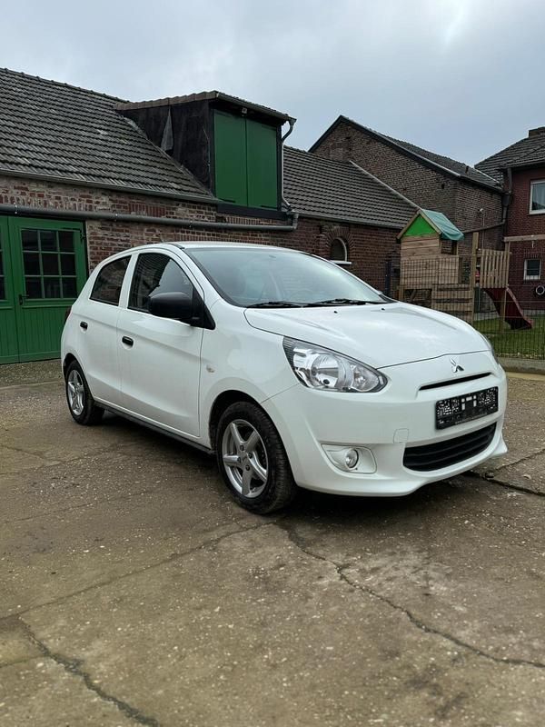 Gebraucht Mitsubishi Space Star Top 70 PS (51 kW) 2015 Weiß Kleinwagen