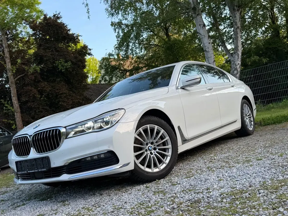 Gebraucht BMW 730 Executive 265 PS (194 kW) 2018 Weiß Limousine