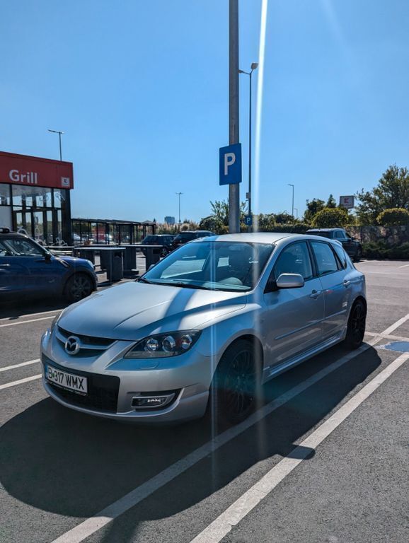 Grau Gebraucht 2008 Mazda 3 Limousine | 11.500 € - Bild 1/4