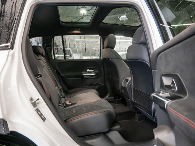 Gebraucht Mercedes GLB200 AMG line 163 PS (119 kW) 2025 Weiss / polarweiß SUV