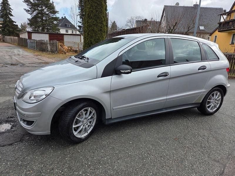 Gebraucht Mercedes B200 136 PS (100 kW) 2007 Silber Van / Kleinbus