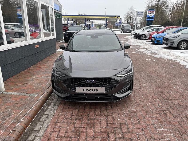 Neu Ford Focus ST-Line 155 PS (114 kW) 2025 Obsidianschwarz metallic Kombi
