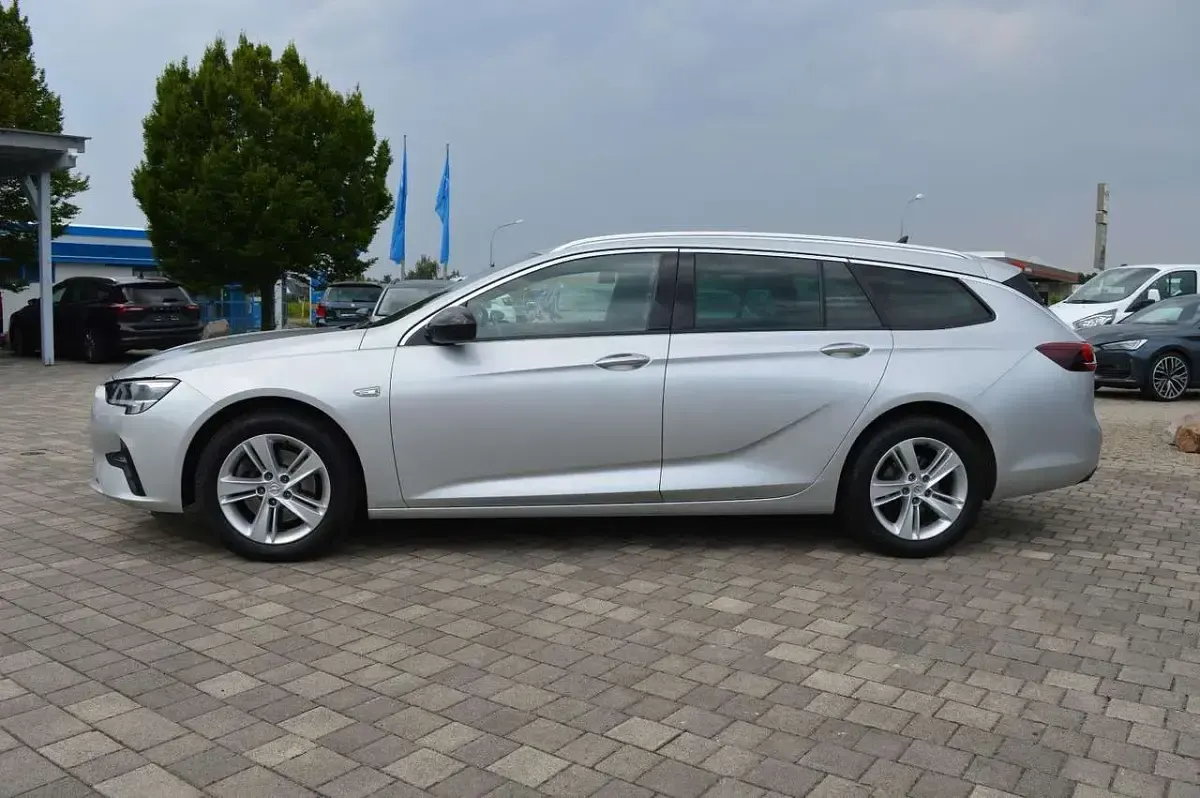 Gebraucht Opel Insignia Business 122 PS (89 kW) 2022 Argonsilber Kombi