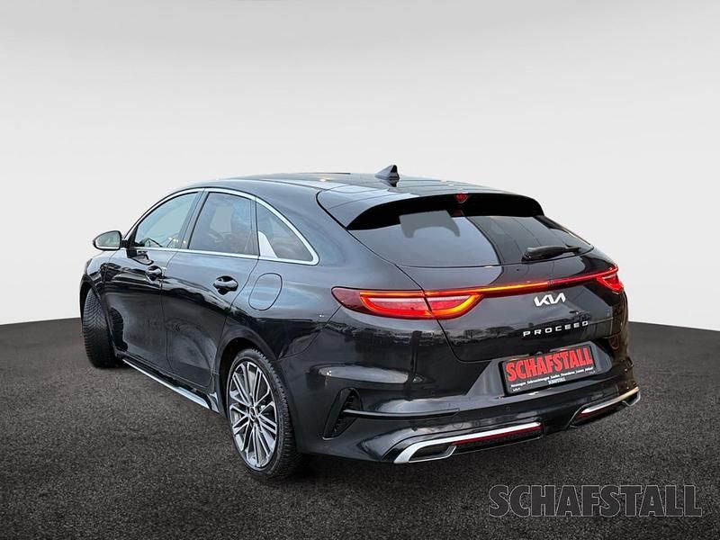 Gebraucht Kia ProCeed GT-Line 140 PS (102 kW) 2024 Schwarz ((1k) zilinaschwarz met.) Kombi