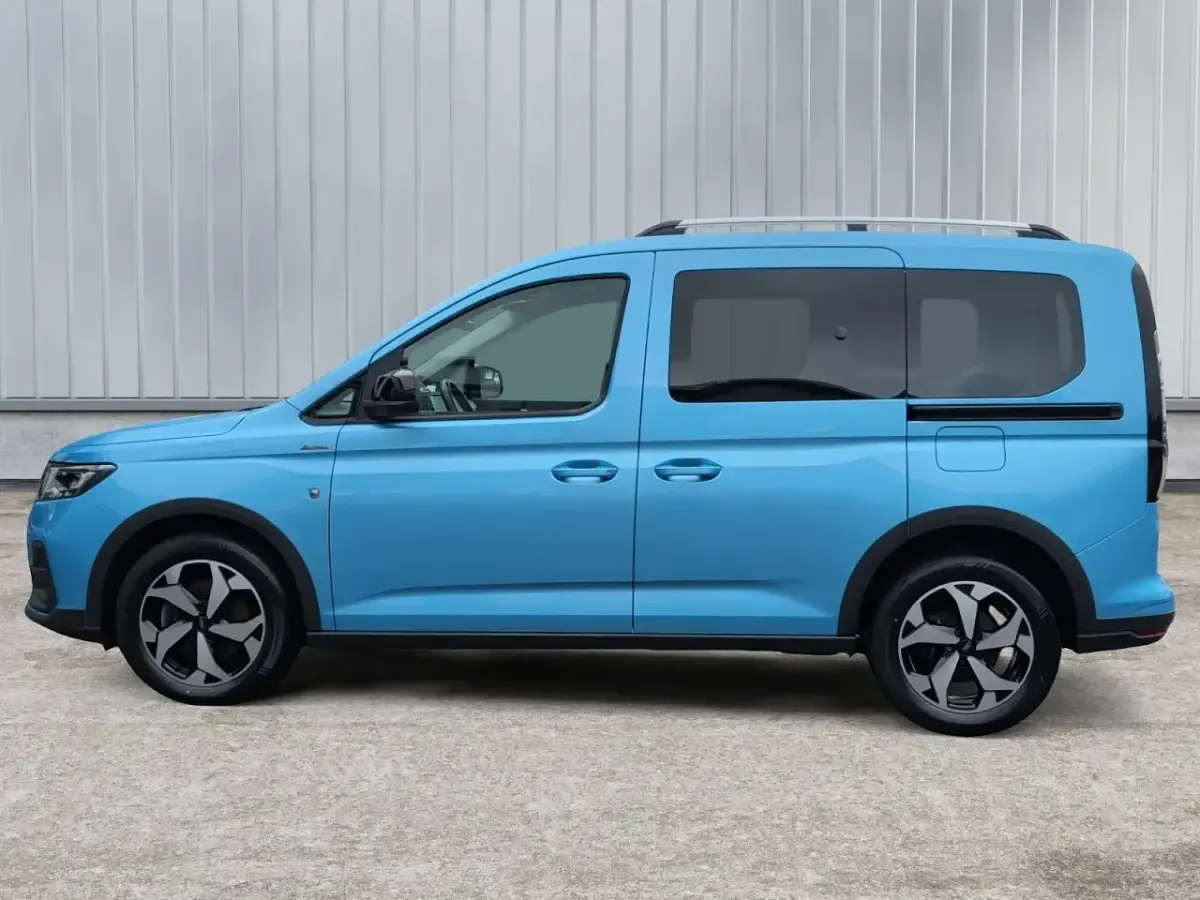 Gebraucht Ford Tourneo Connect Active 122 PS (89 kW) 2024 Blau Van / Kleinbus