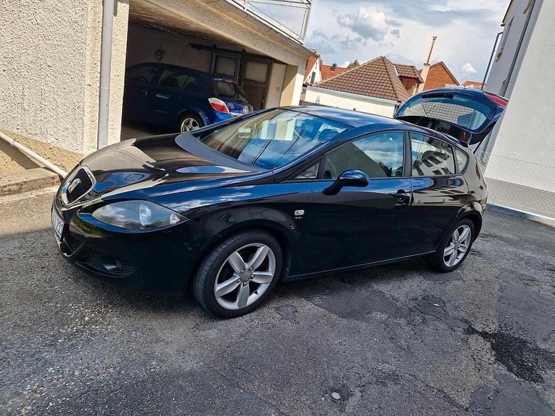 Schwarz Gebraucht 2008 Seat Leon Limousine | 2.500 € (Fairer Preis) - Bild 1/4