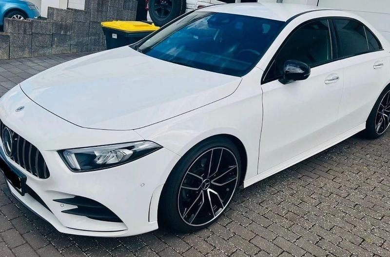 Weiß Gebraucht 2024 Mercedes A200 Limousine | 21.990 € (Superpreis) - Bild 1/4