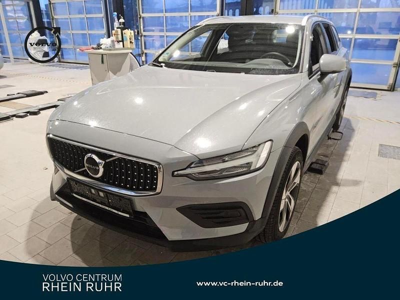 Vapour grey / metallic Gebraucht 2023 Volvo V60 CC Plus Kombi | 35.990 € (Guter Preis) - Bild 1/2