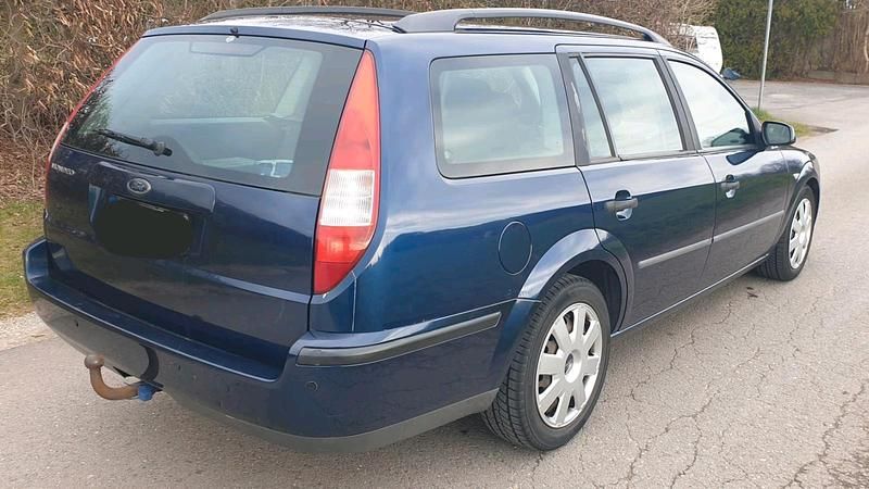 Gebraucht Ford Mondeo 110 PS (80 kW) 2004 Blau Kombi