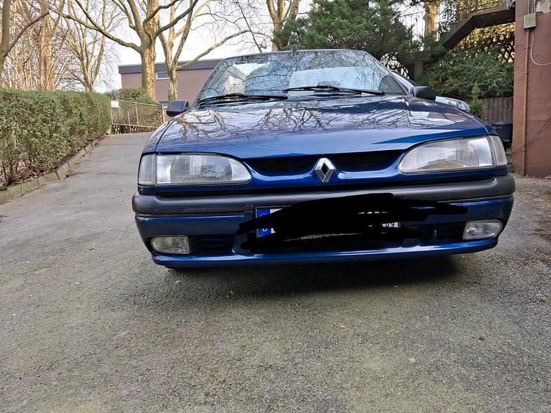 Blau Gebraucht 1991 Renault 19 Cabrio | 6.400 € - Bild 1/4