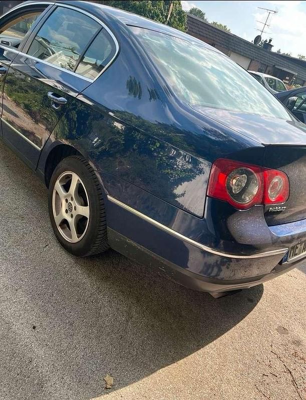 Gebraucht VW Passat Highline 150 PS (110 kW) 2006 Blau Limousine
