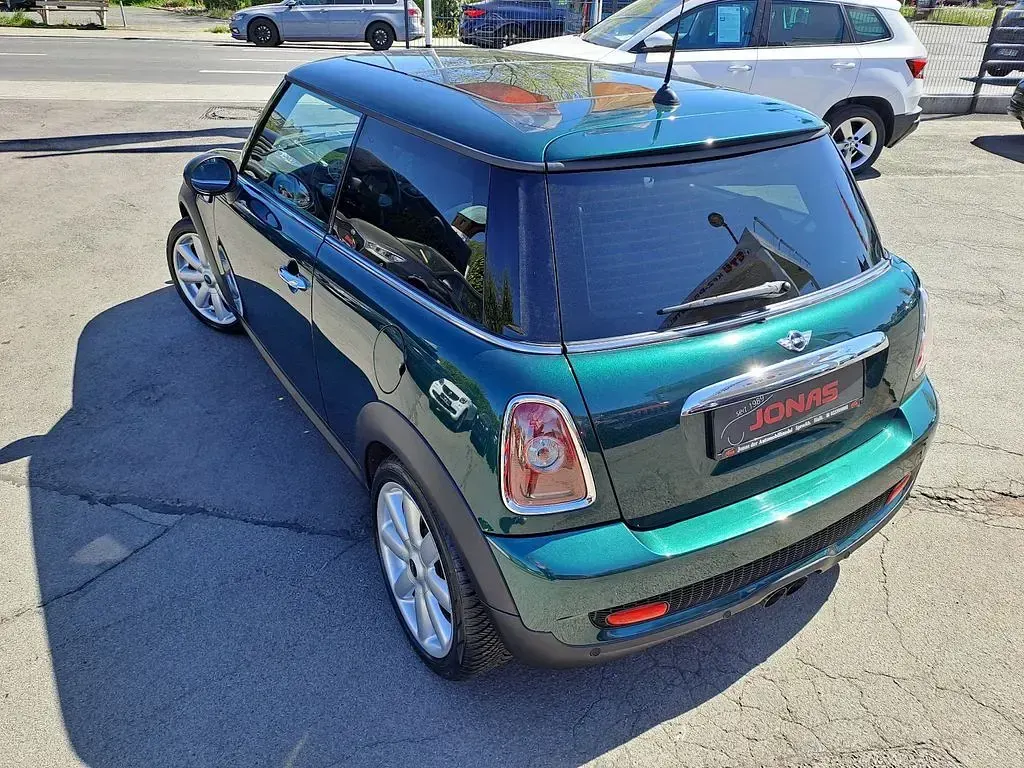 Usata Mini Cooper D 109 CV (80 kW) 2010 Verde Utilitaria