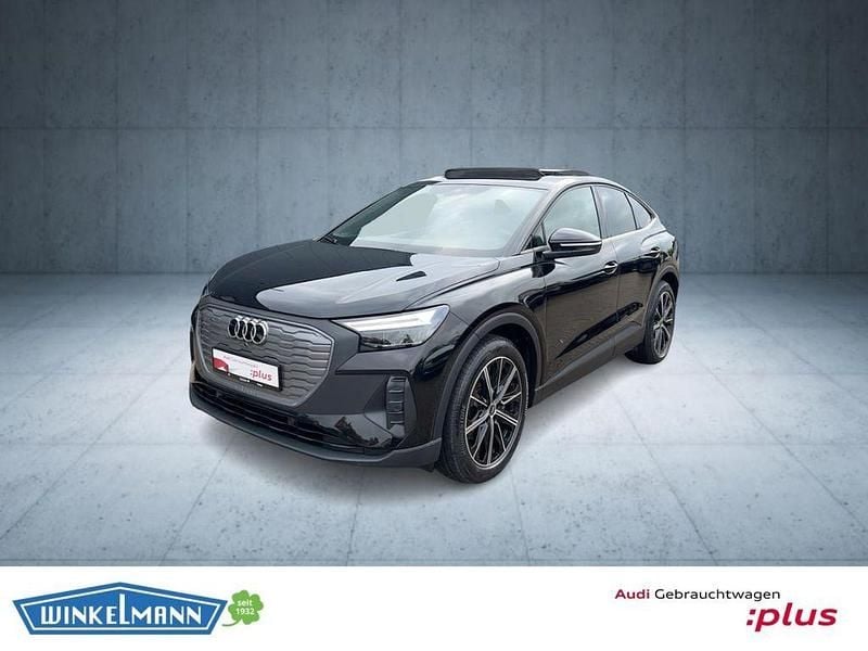 Mythosschwarz metallic Gebraucht 2022 Audi Q4 Sportback e-tron Ambiente SUV | 23.950 € (Fairer Preis) - Bild 1/4