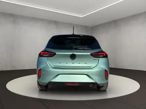 Neu Opel Corsa 110 PS (80 kW) 2026 Eukalyptus grün (metallic) Kleinwagen
