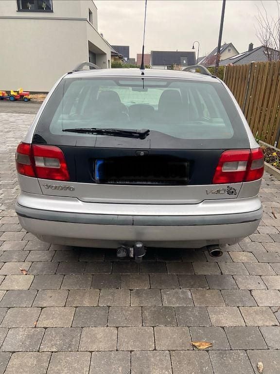 Gebraucht Volvo V40 116 PS (85 kW) 1999 Silber Kombi