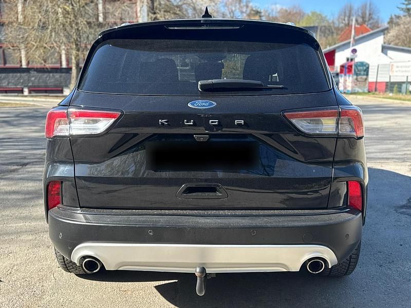Gebraucht Ford Kuga Titanium 190 PS (139 kW) 2020 Schwarz SUV