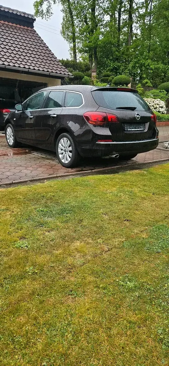 Gebraucht Opel Astra 165 PS (121 kW) 2013 Braun Kombi