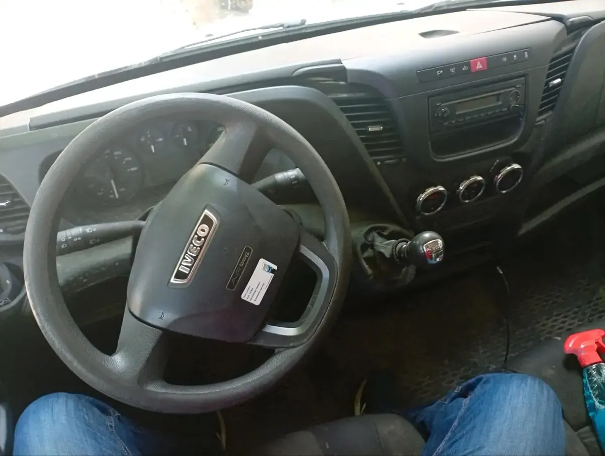 Gebraucht Iveco Daily 150 PS (110 kW) 2014 Weiß Van / Kleinbus
