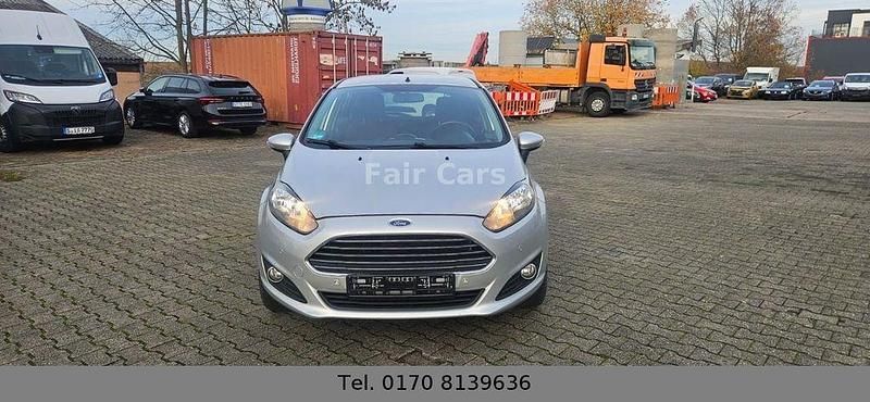 Gebraucht Ford Fiesta Ambiente 80 PS (58 kW) 2015 Silber Limousine