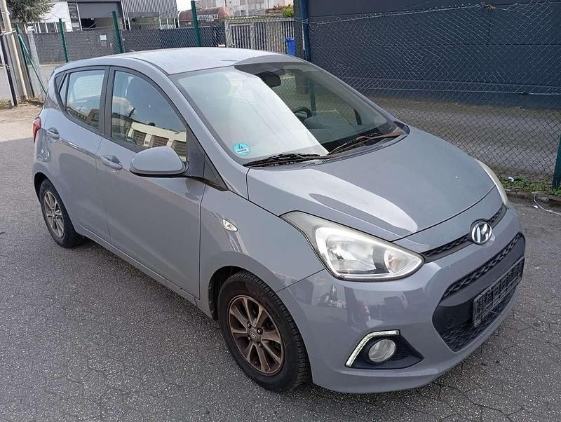 Gebraucht Hyundai i10 Style 67 PS (49 kW) 2014 Grau Kleinwagen