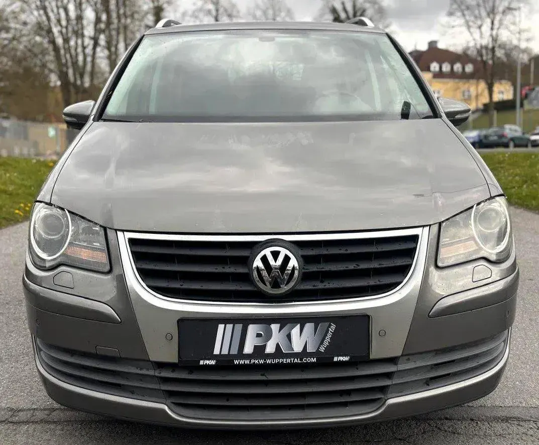 Gebraucht VW Touran Freestyle 140 PS (102 kW) 2009 Grau Van / Kleinbus